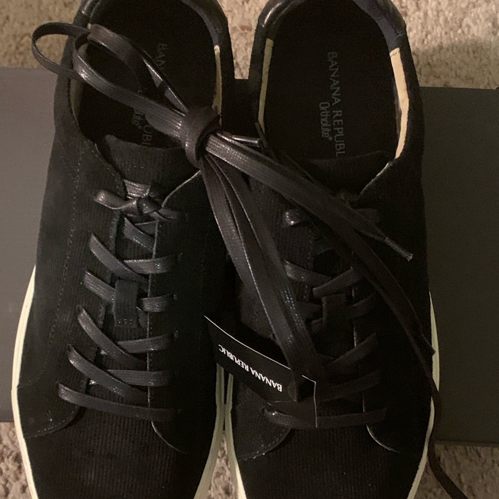 Sneakers/Decks - Picture 5 of 6